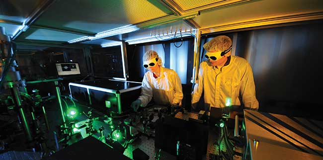 Ultrafast fiber laser in lab