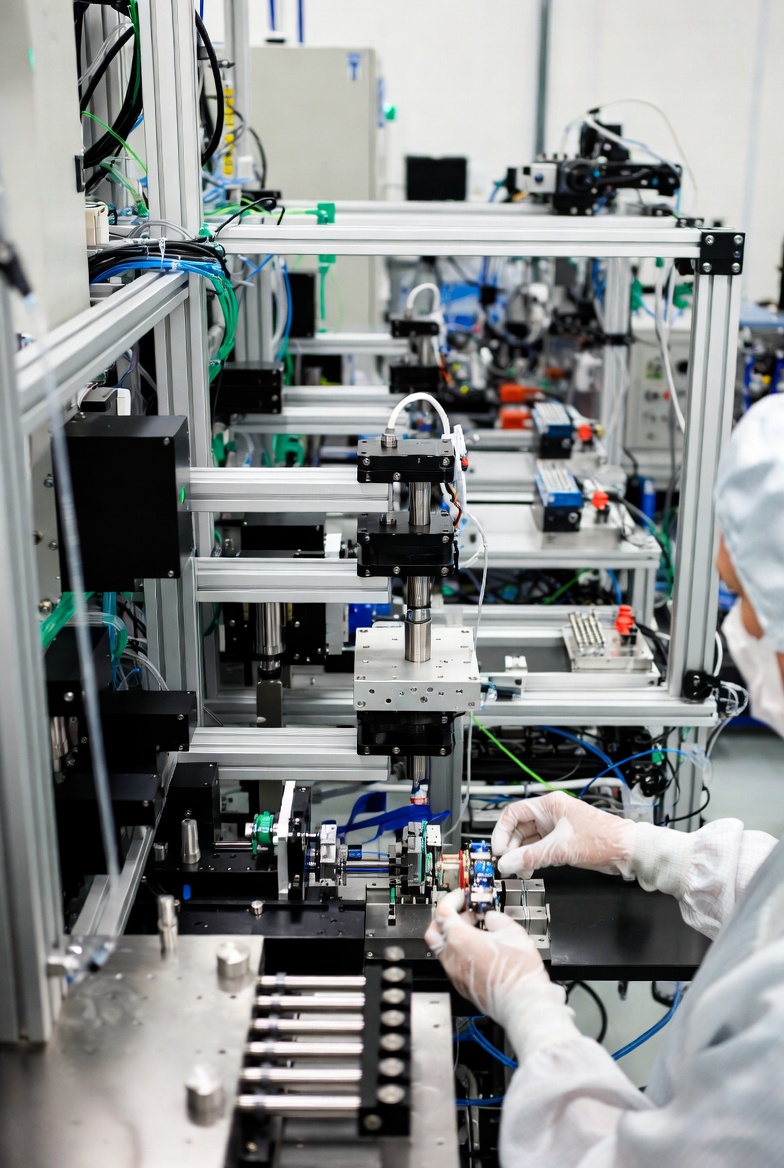 Alignment - a problem impacting scaling in photonics