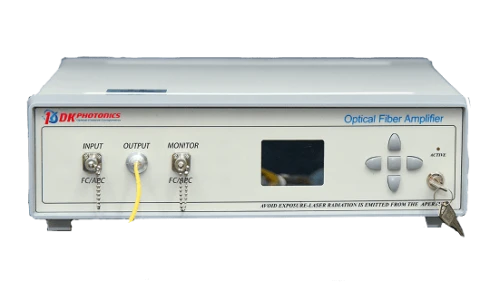 High Power Single-Mode Erbium-doped Fiber Amplifier for C-band