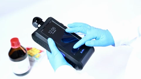 1064nm Handheld Raman Spectrometer photo 1