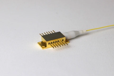 808nm wavelength-stabilized diode in 14-pins butterfly package photo 1