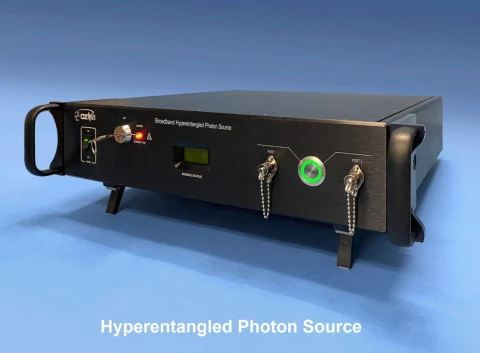 Hyperentangled Photon Source - Telecom-Broadband photo 1