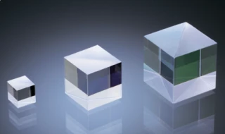 Broadband Hybrid Cube Beamsplitters 12.7mm 400-700 nm