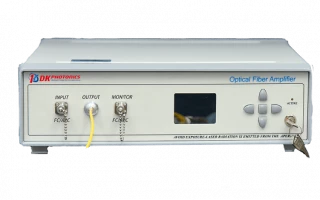 High Power Single-Mode Erbium-doped Fiber Amplifier for C-band